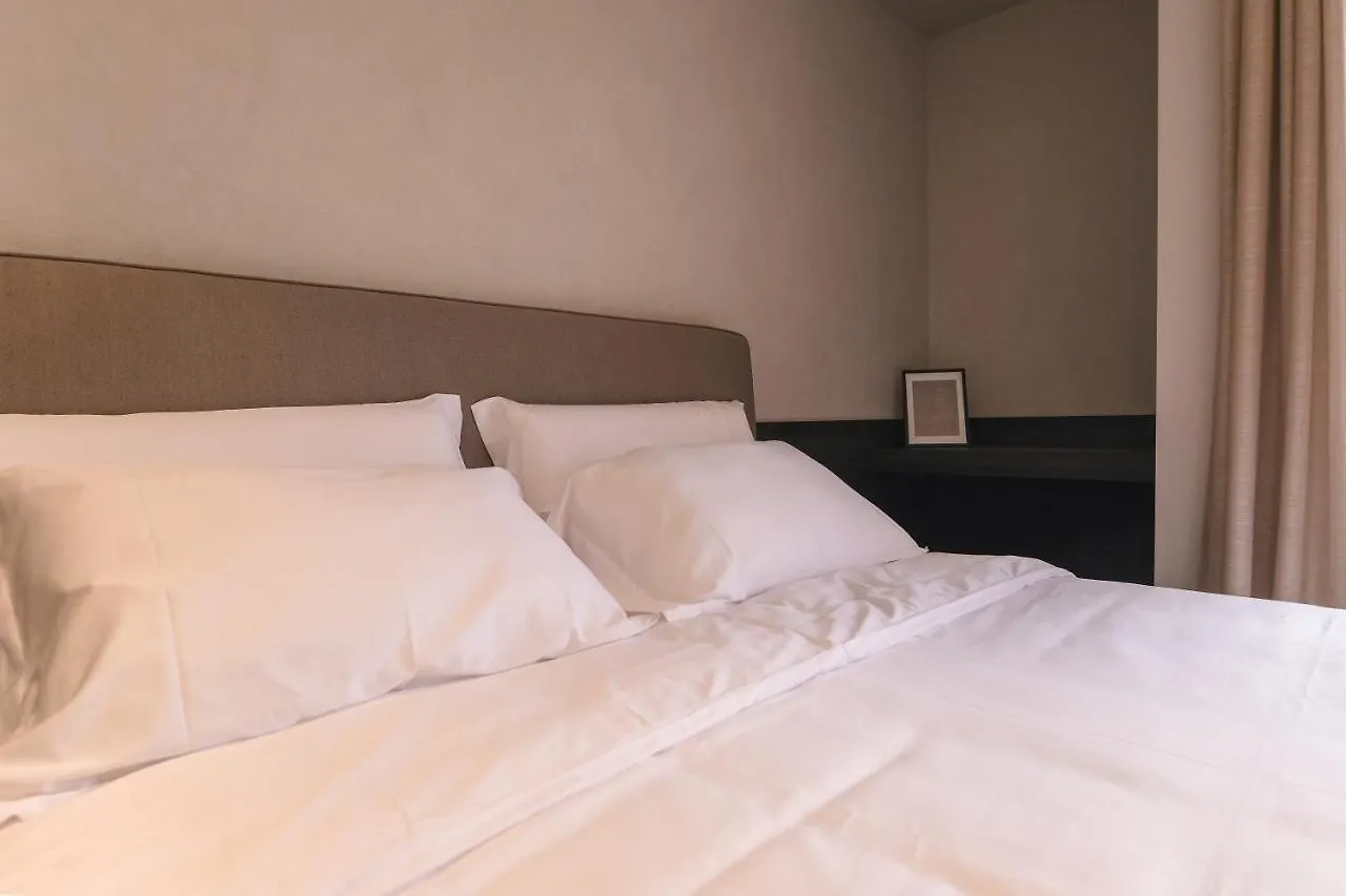 Two Steps Apartments 2 Tiran