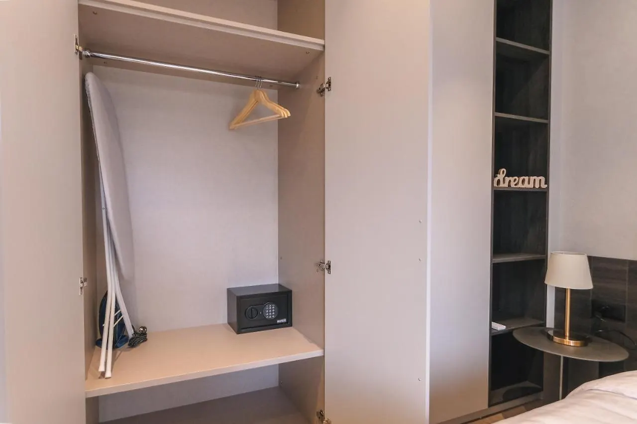 Two Steps Apartments 2 Tiran