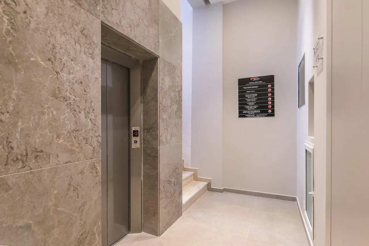 Two Steps Apartments 2 Tiran