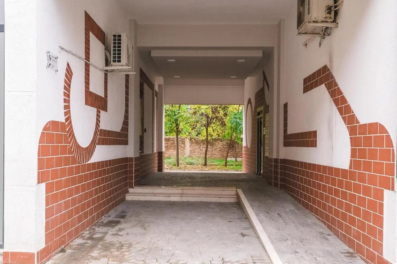 Two Steps Apartments 2 Tiran