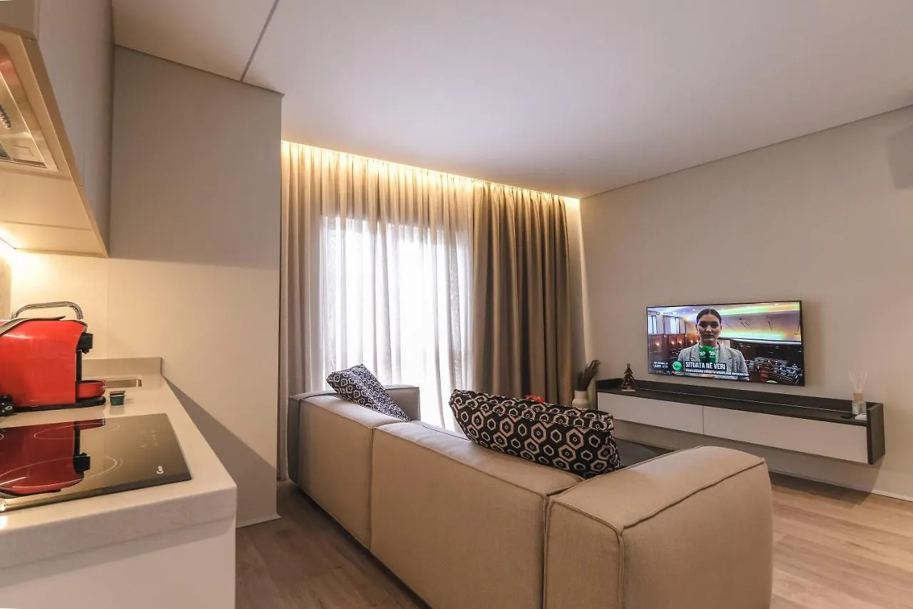 Two Steps Apartments 2 Tiran
